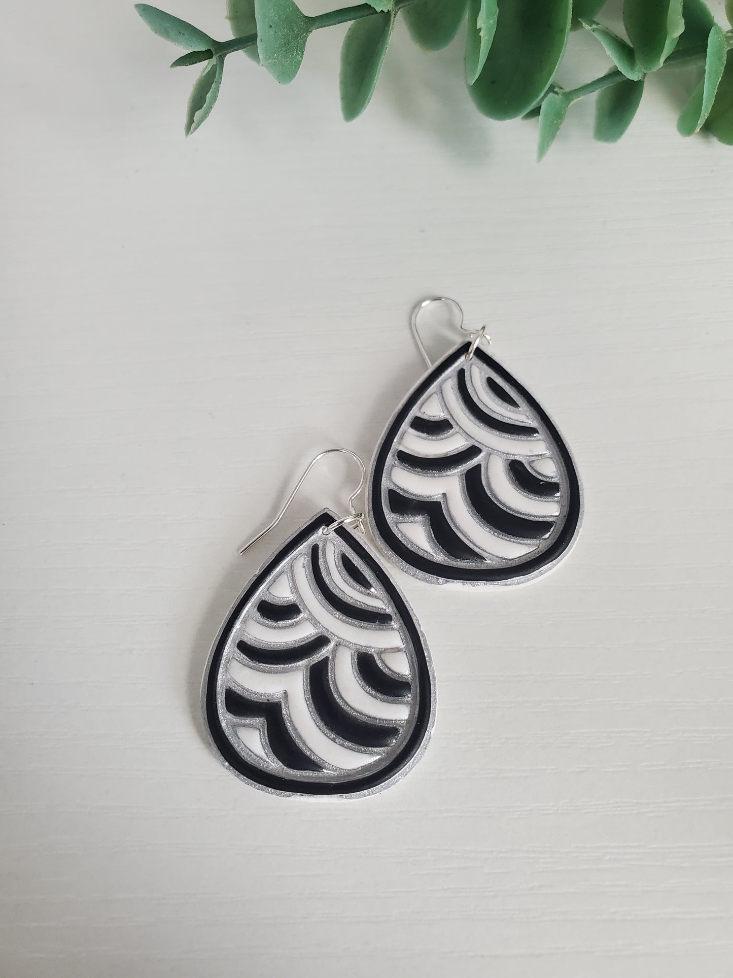 Monochrom wave droplet