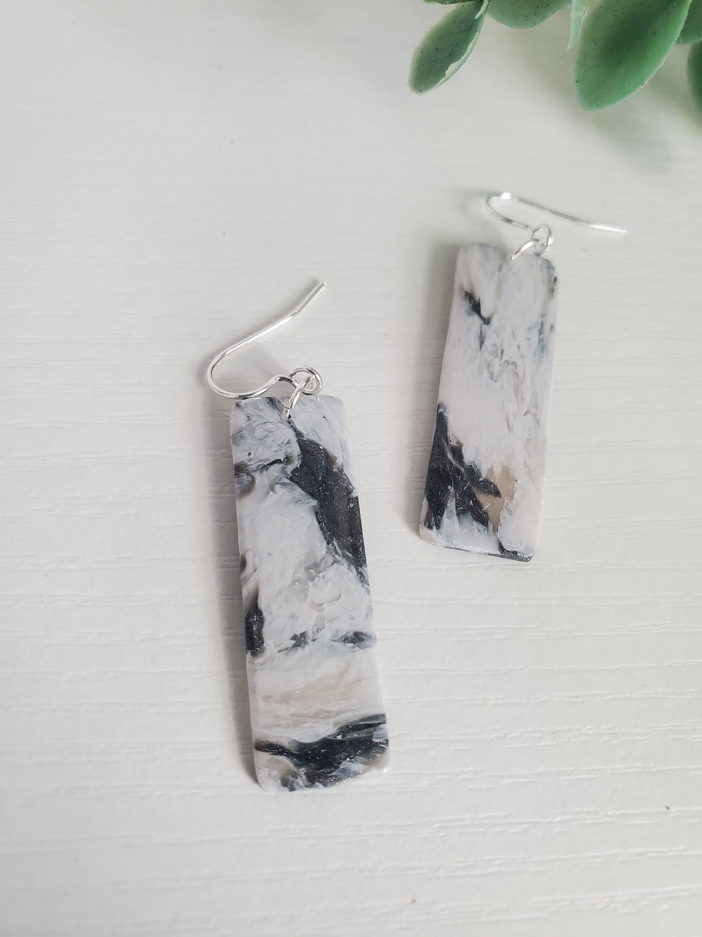 Marbled monochrome