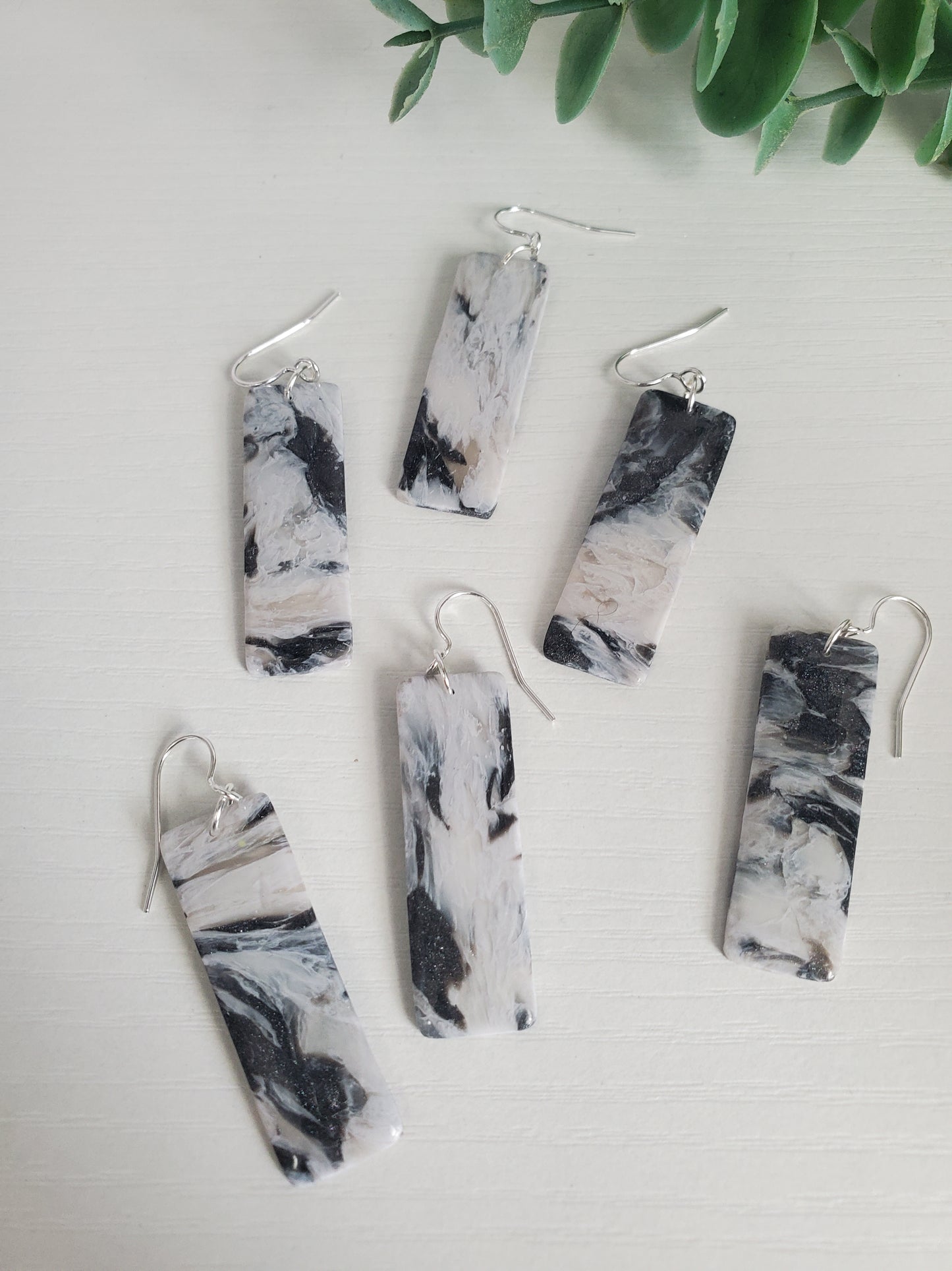 Marbled monochrome