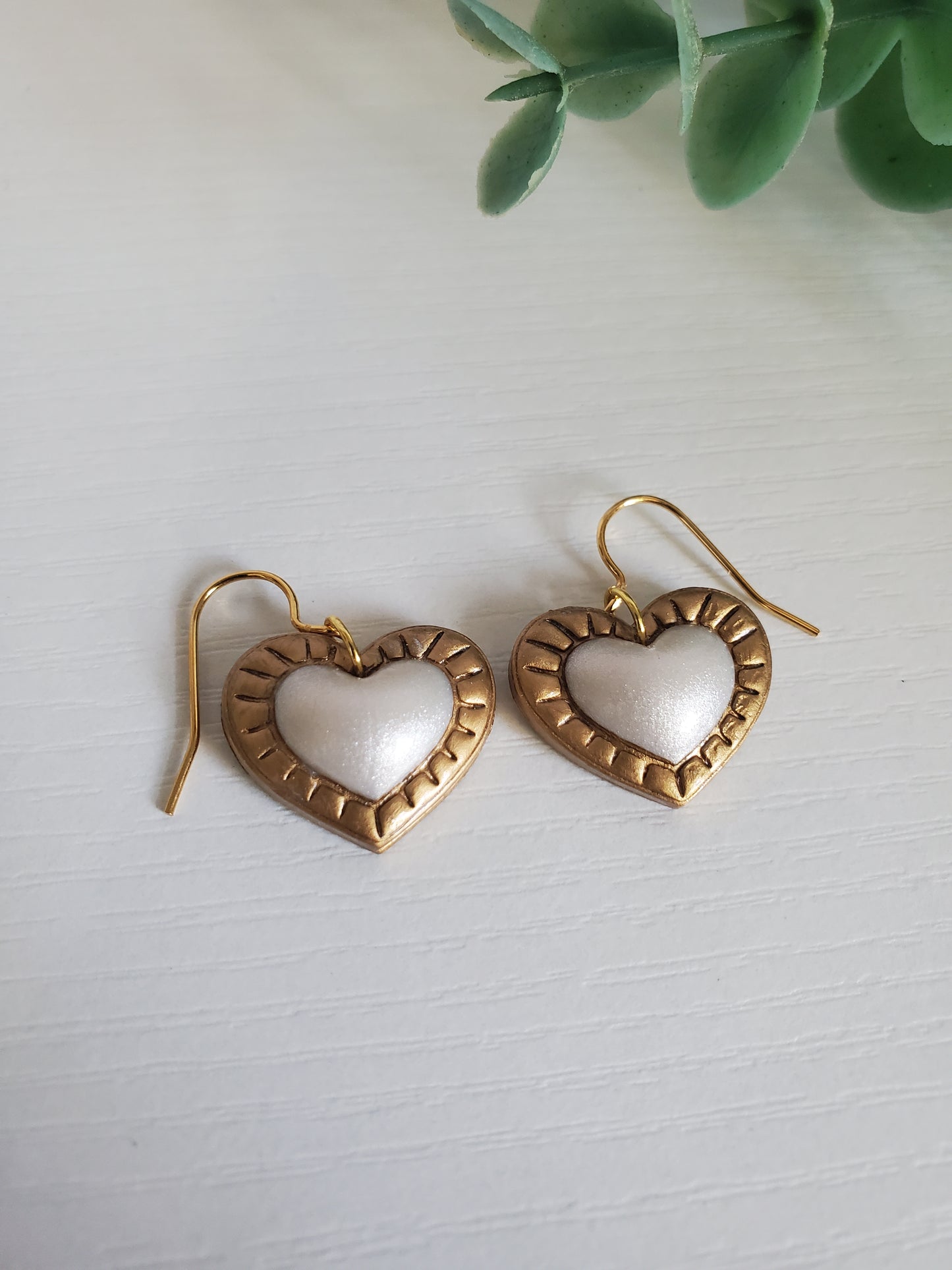 Golden pearl puffy heart