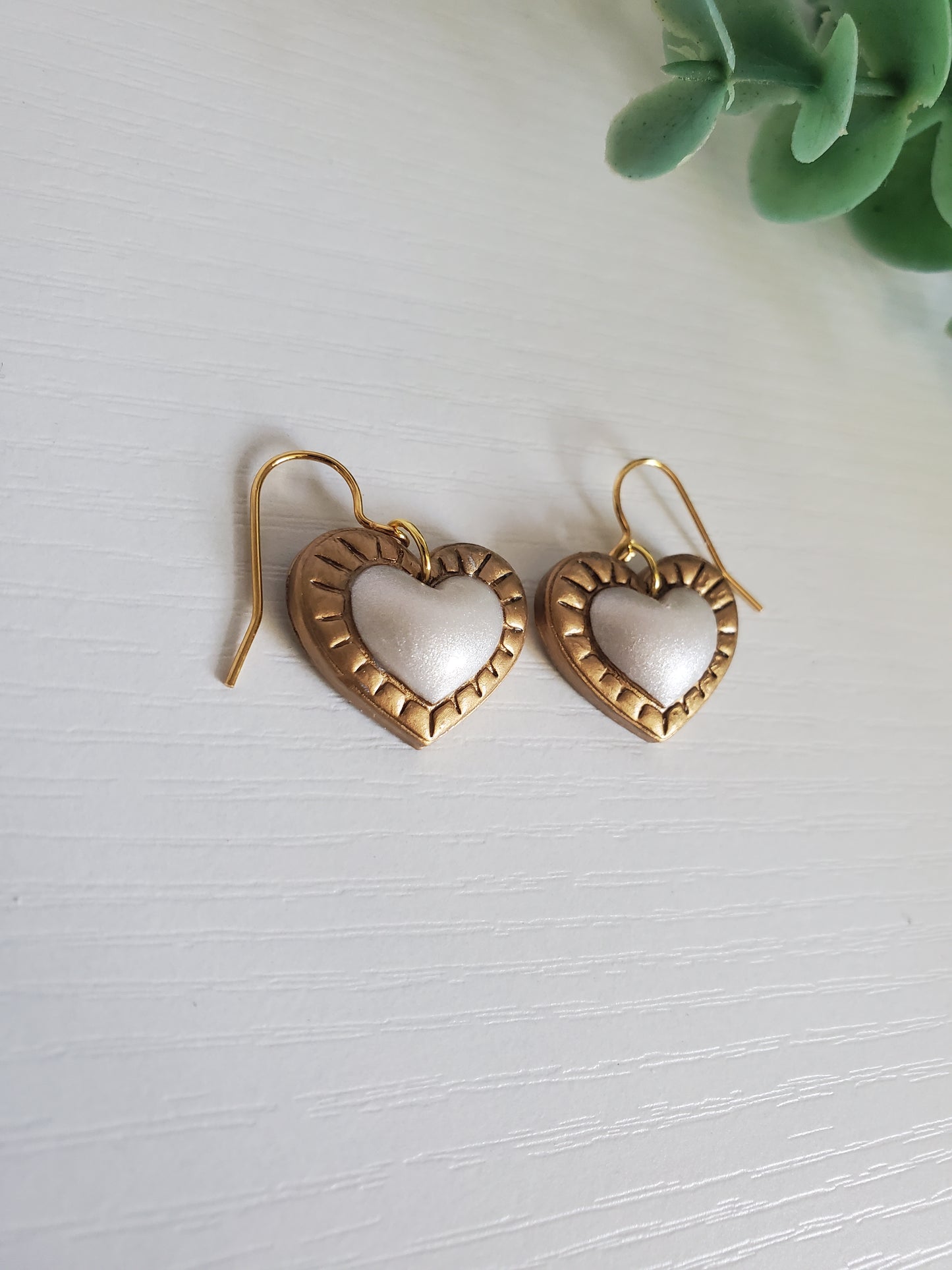Golden pearl puffy heart